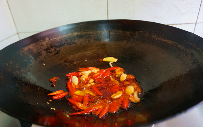 如何烹饪腌制的咸鸭