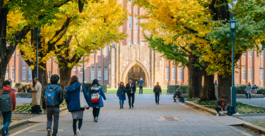 在校大学生,已经在学校交了医疗保险,家里还需要同时再交吗