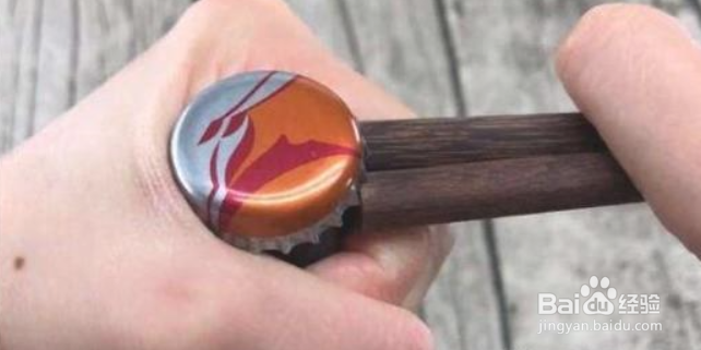 没有开瓶器时怎么开瓶盖