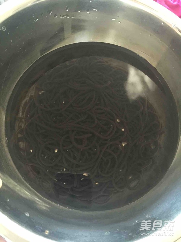 酸辣厥根粉的做法