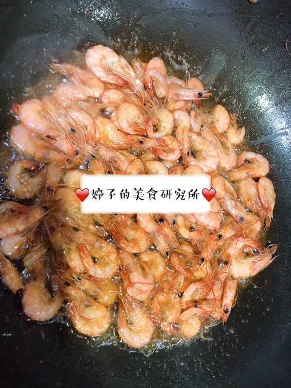 油爆尖椒小河虾