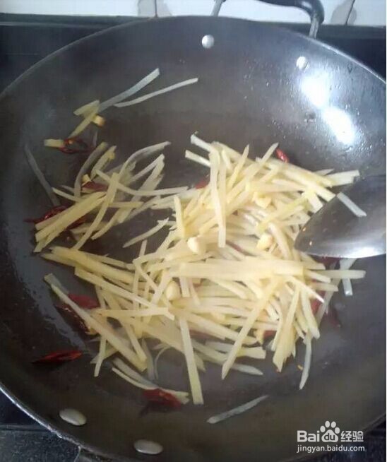 最平常的家常菜酸辣土豆丝