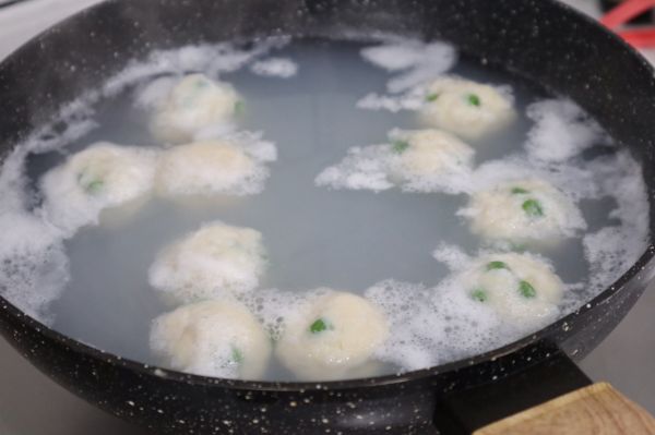 低脂茄汁鱼丸蔬菜汤