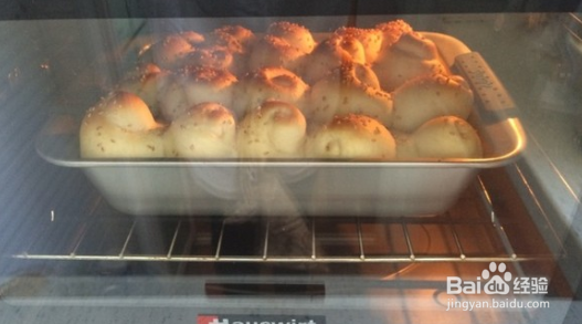 如何制作少油脆底蜂蜜小餐包