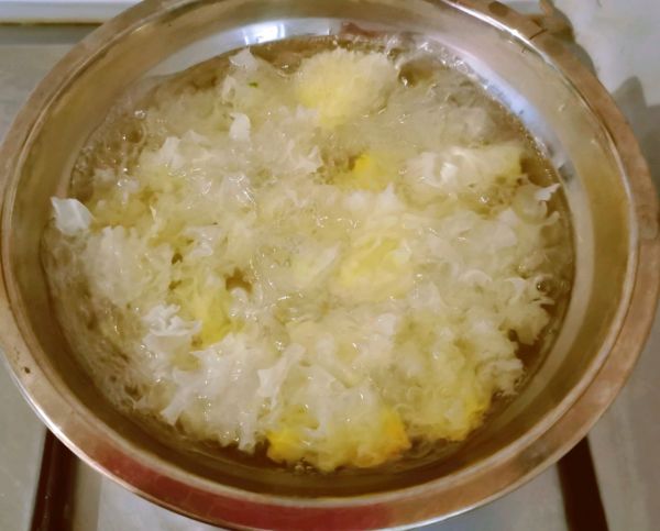 沙拉汁拌银耳蔬菜