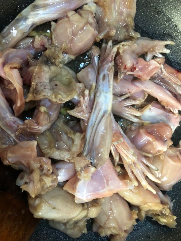 酸辣爽口泡椒牛蛙