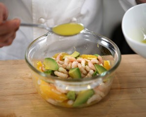 牛油果甜虾仁色拉怎么做比较好吃