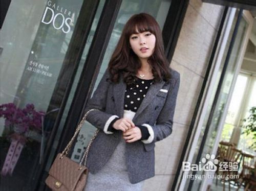 干练气质小西装教你穿出早春清新感