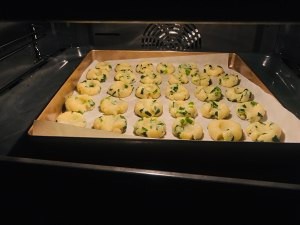 葱香饼干的做法