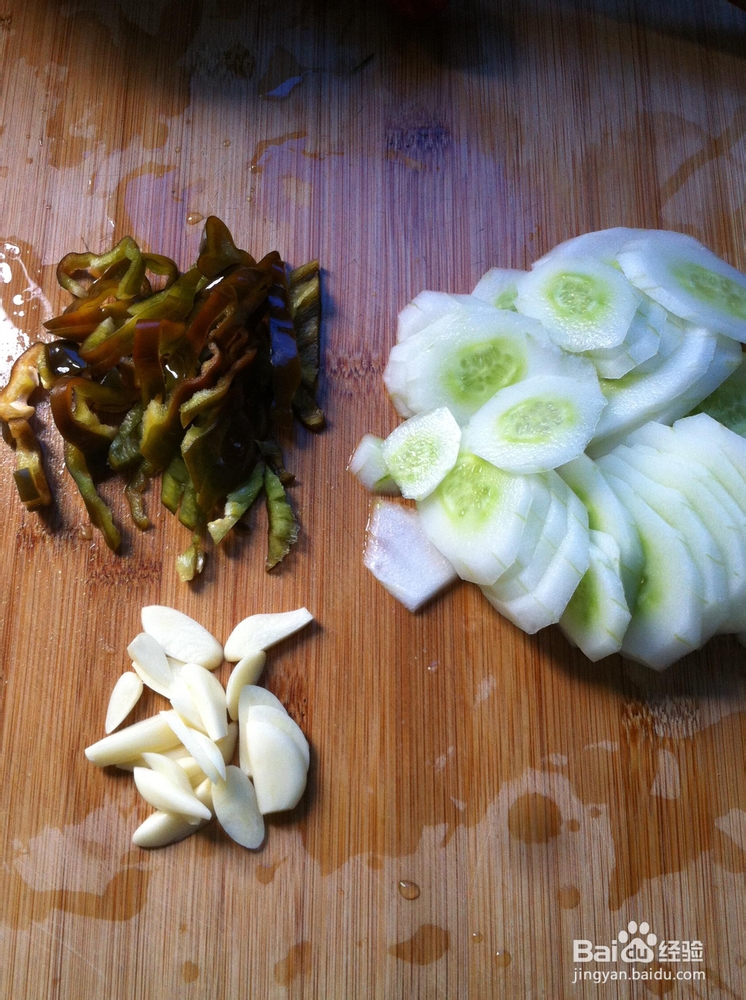 暑期美味菜24——酸甜炒黄瓜片和炒苯菜