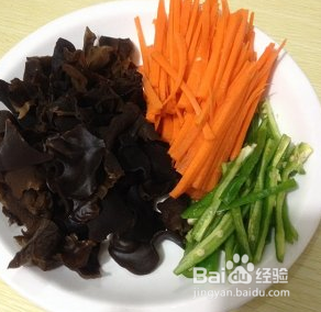 如何做一道家人都爱吃的鱼香肉丝?