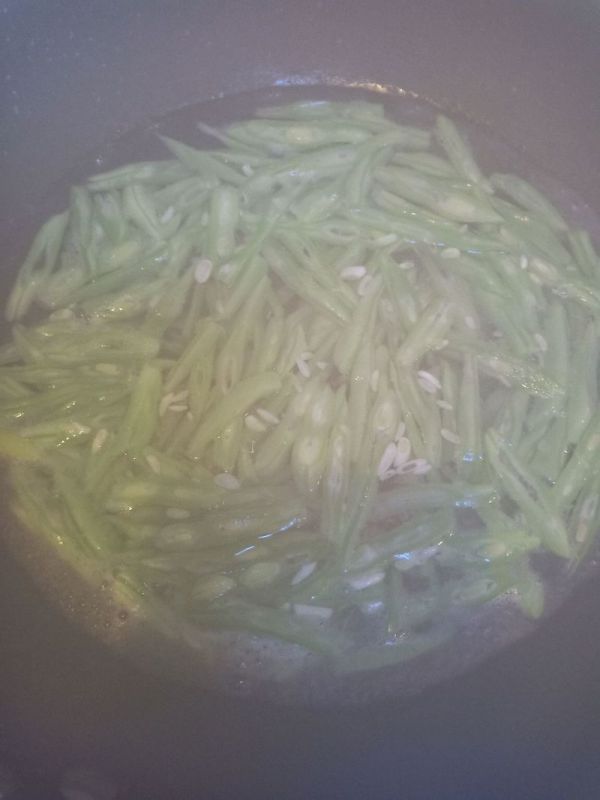 土豆豆角炒肉丝