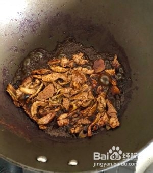 食补养生爽脆咸香的芹菜炒肉的做法