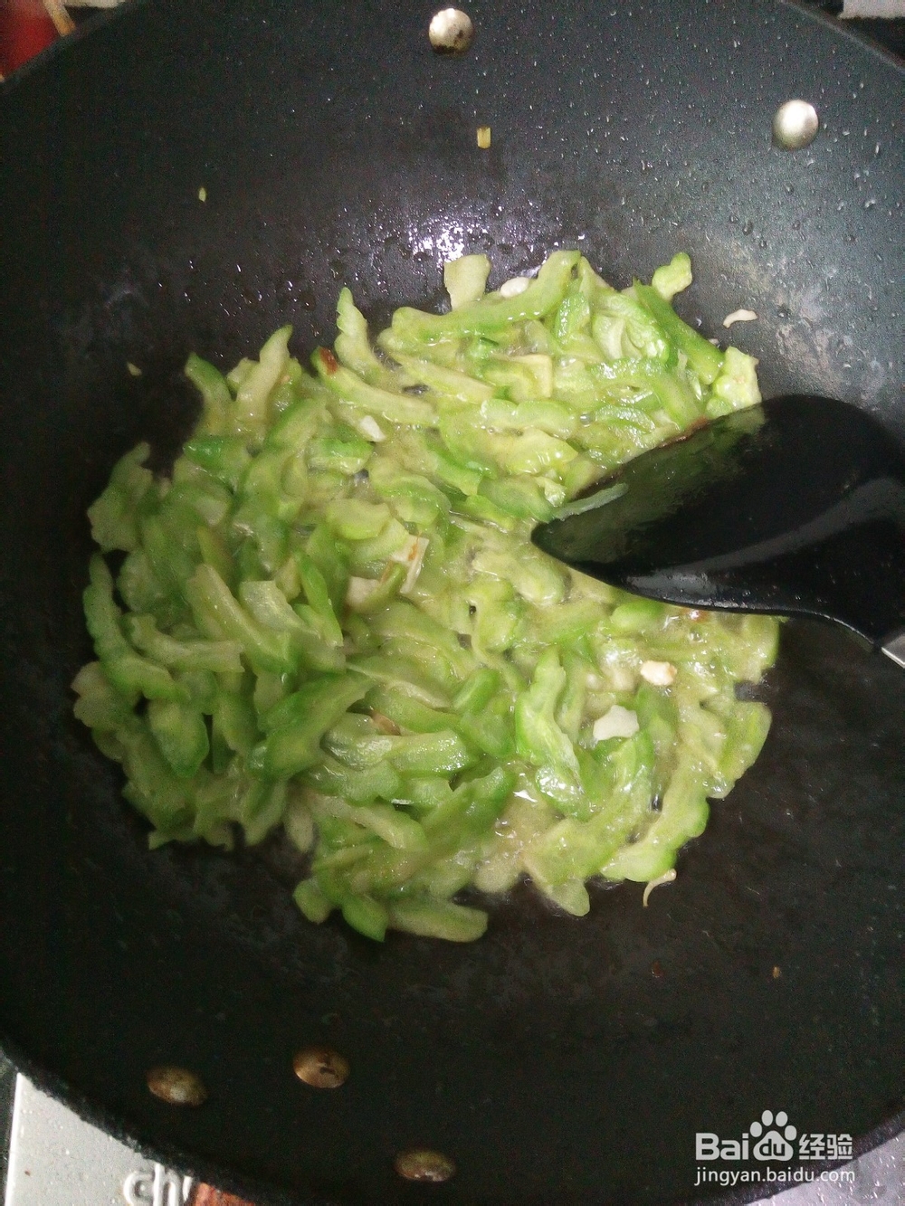 农家鲜肉炒苦瓜