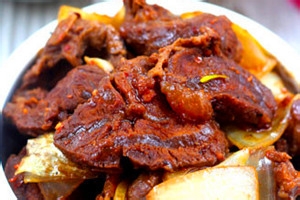 美味烧菜洋葱黑椒牛腱