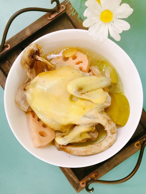 莲藕节瓜炖鸡汤