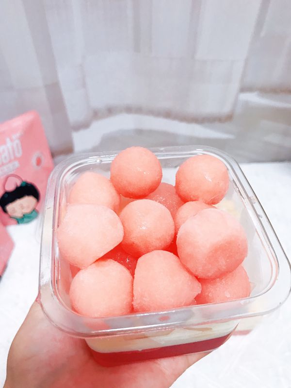 粉嫩牛奶蜜桃果冻