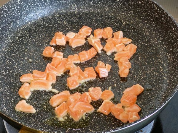 三文鱼时蔬藜麦炒饭