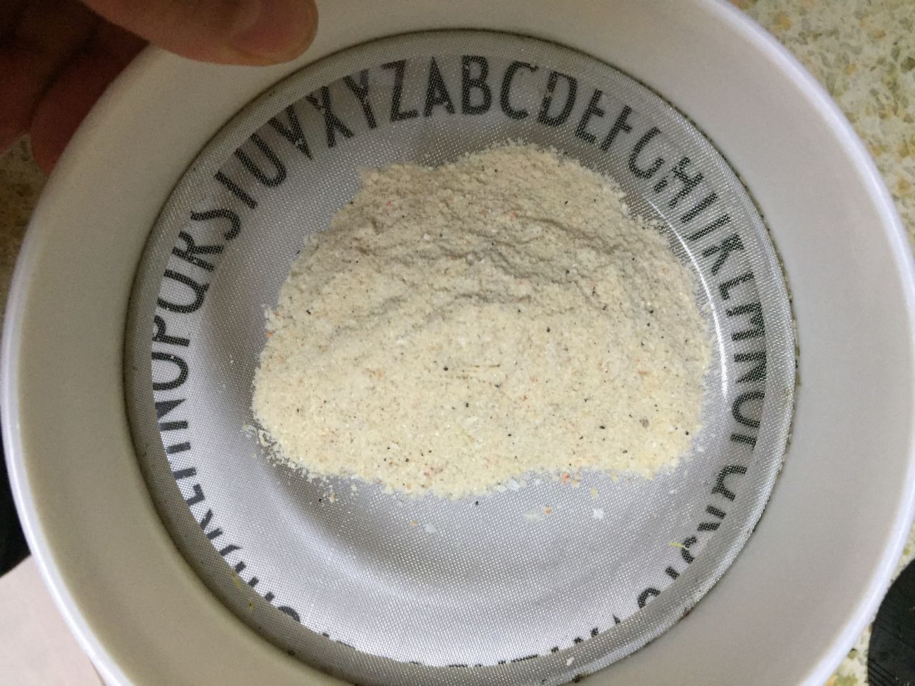 鲜虾皮粉最简单的做法，快来学学吧！