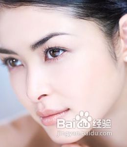 脸上毛孔大如何改善