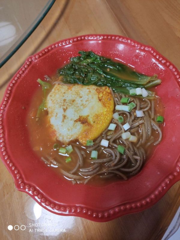 西红柿鸡蛋荞麦面