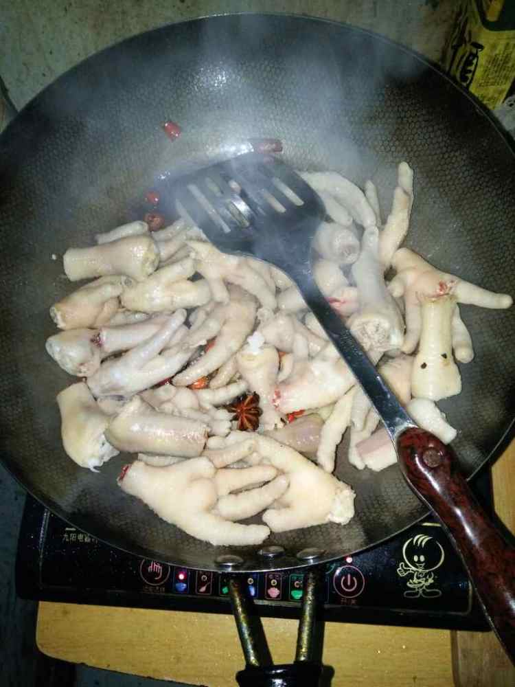 教你快速学会制作红烧鸡爪