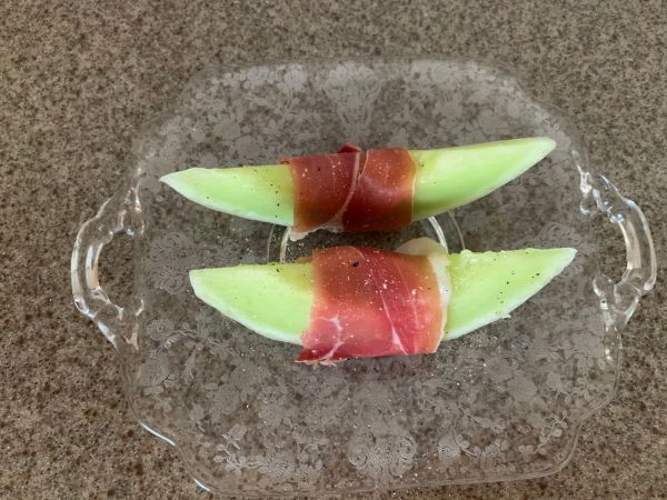 火腿佐蜜瓜+蜜瓜啤梨汁