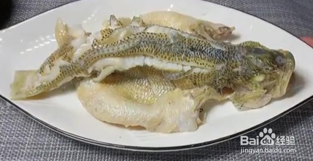 家常菜制作分享:清蒸鲈鱼的秘诀