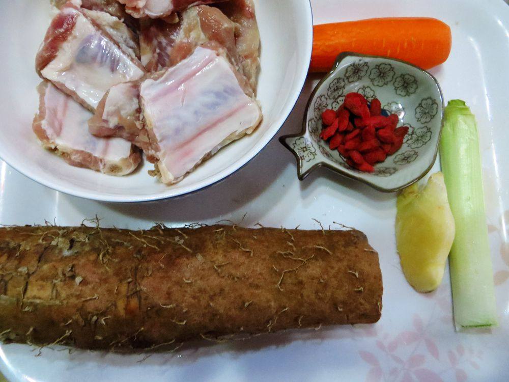 想吃羊排山药胡萝卜汤？轻轻松松就能学会