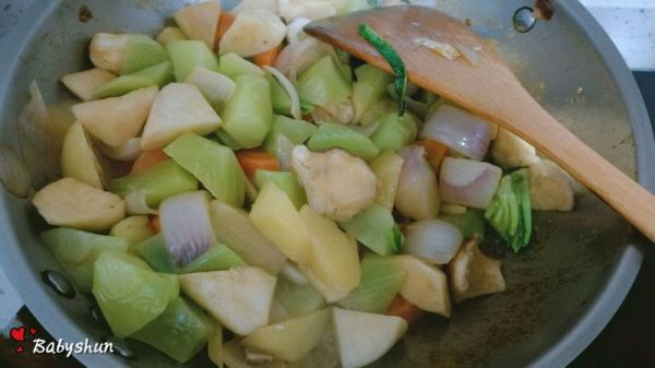 时蔬干锅辣鸭#食光社干锅鸭#