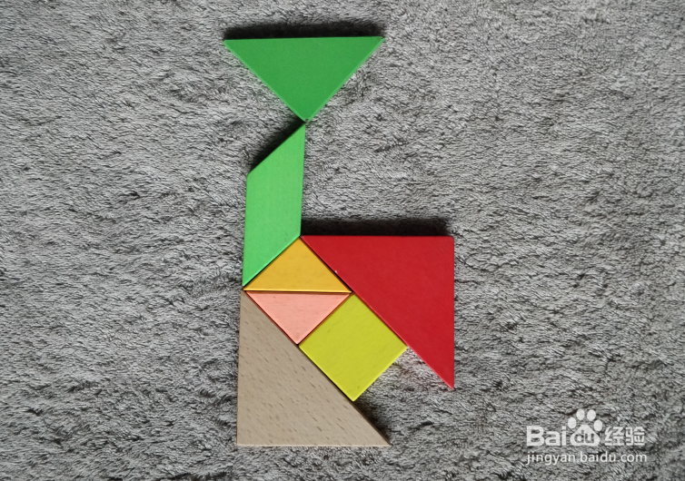 下潜的魔鬼鱼用七巧板怎么拼接？