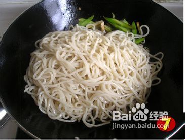 人可不能比面条还纠结——芦笋肉丝炒面