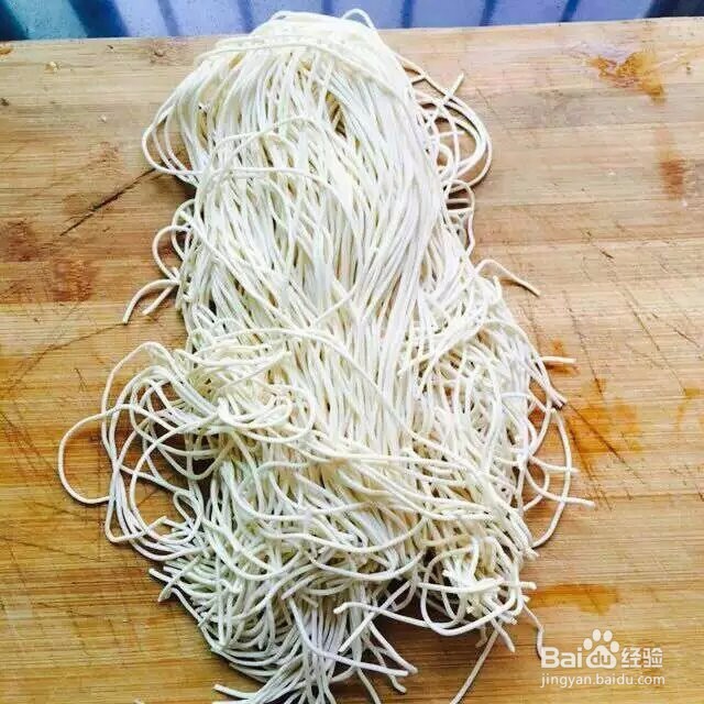 青椒鸡蛋面怎么做?