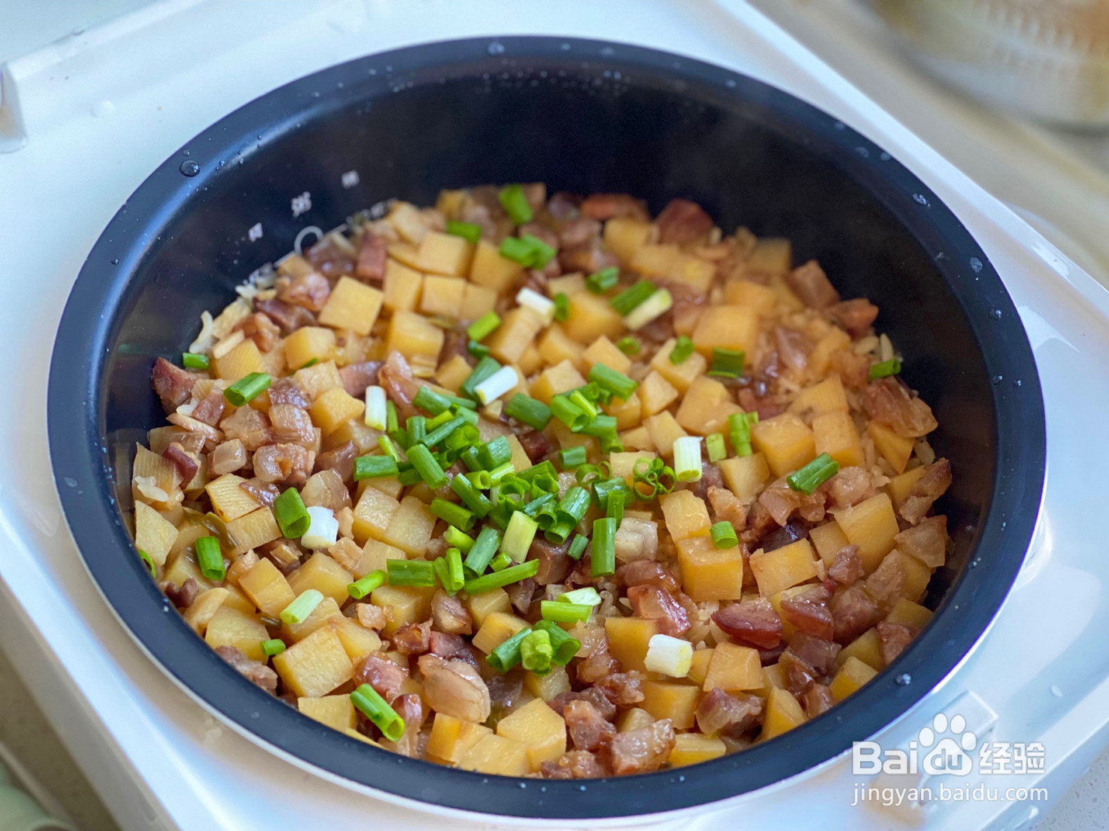 腊味煲仔饭的做法