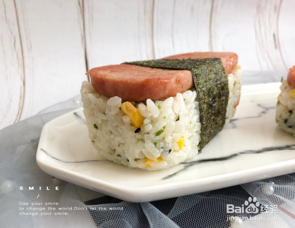 流口水的蔬菜粒饭团