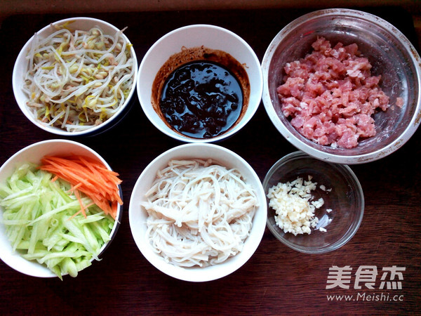 肉酱拌凉菜的做法