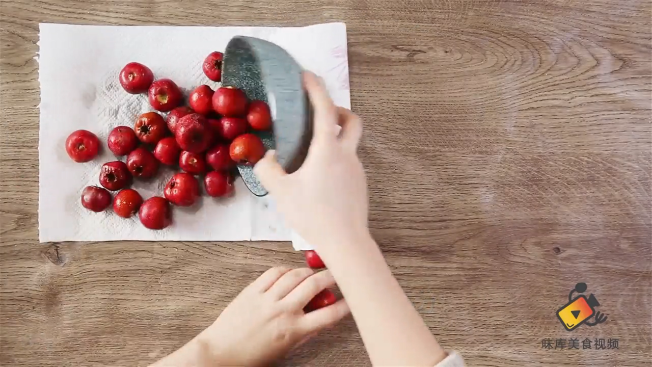 怎么自制开胃山楂雪球