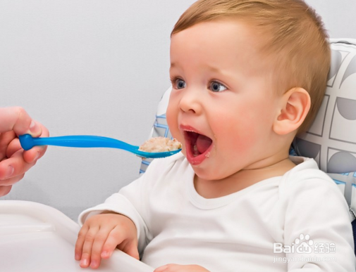 如何在家为宝贝理发