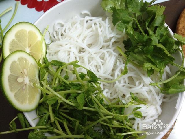 新手易做的越南牛肉河粉