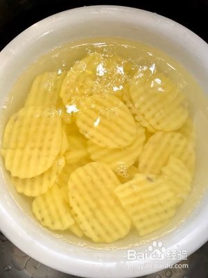 炸土豆片的做法