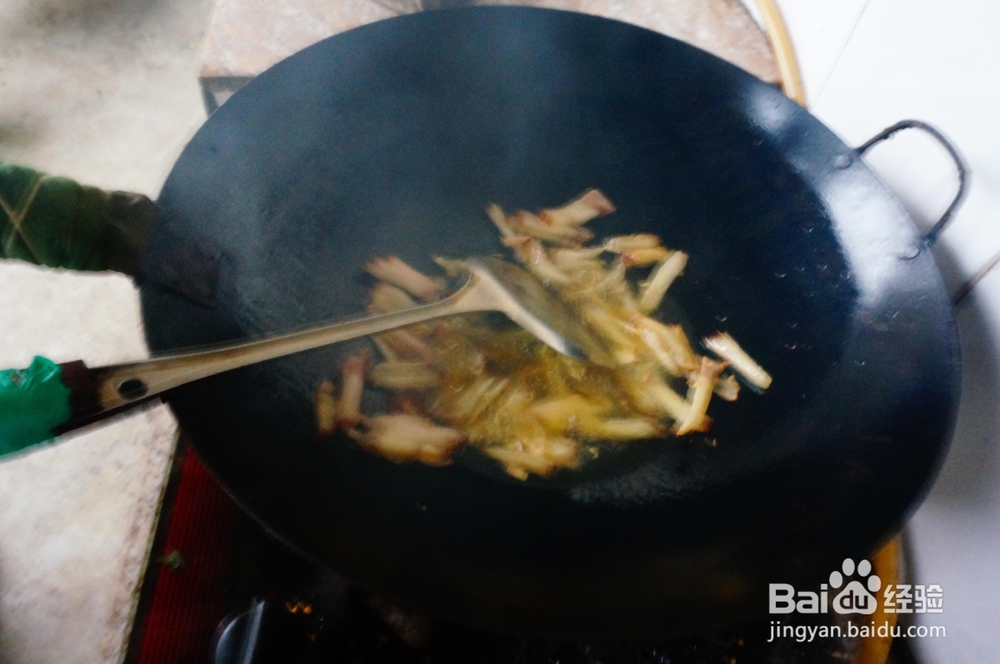 新手易做的菜苔炒腊肉