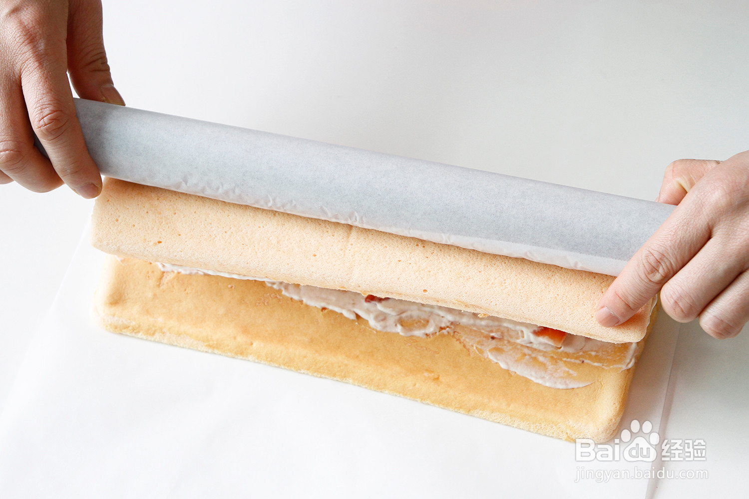 草莓蛋糕卷的做法