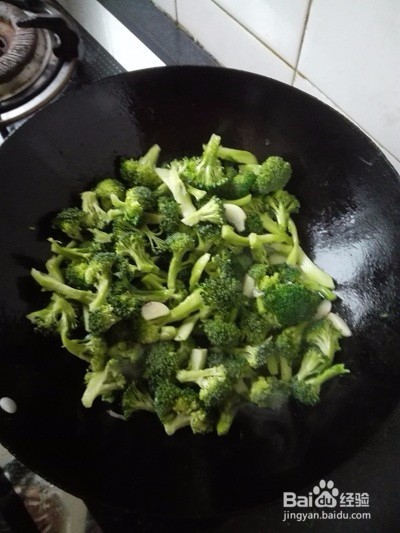 冬日温情--鸡肉炒西兰花