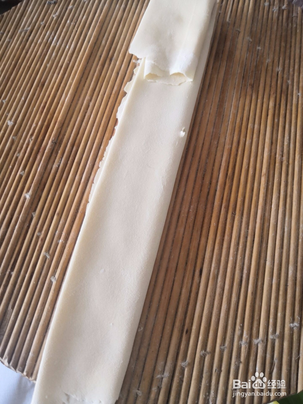 在家擀鸡蛋面条