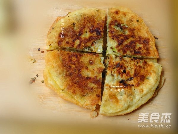 老坛酸菜千层饼