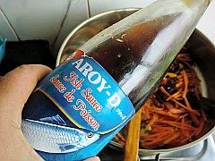 胡萝卜炒金针菇