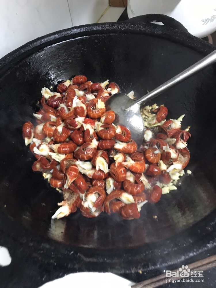 入口难忘的蒜蓉龙虾尾