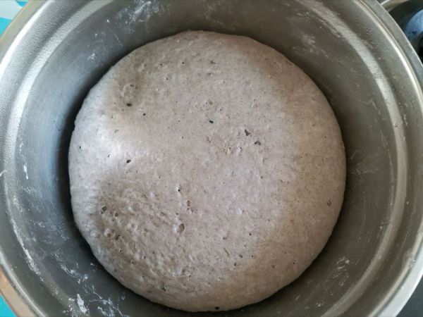 纯手工黑芝麻馒头