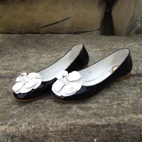 新皮鞋后跟磨脚怎么办