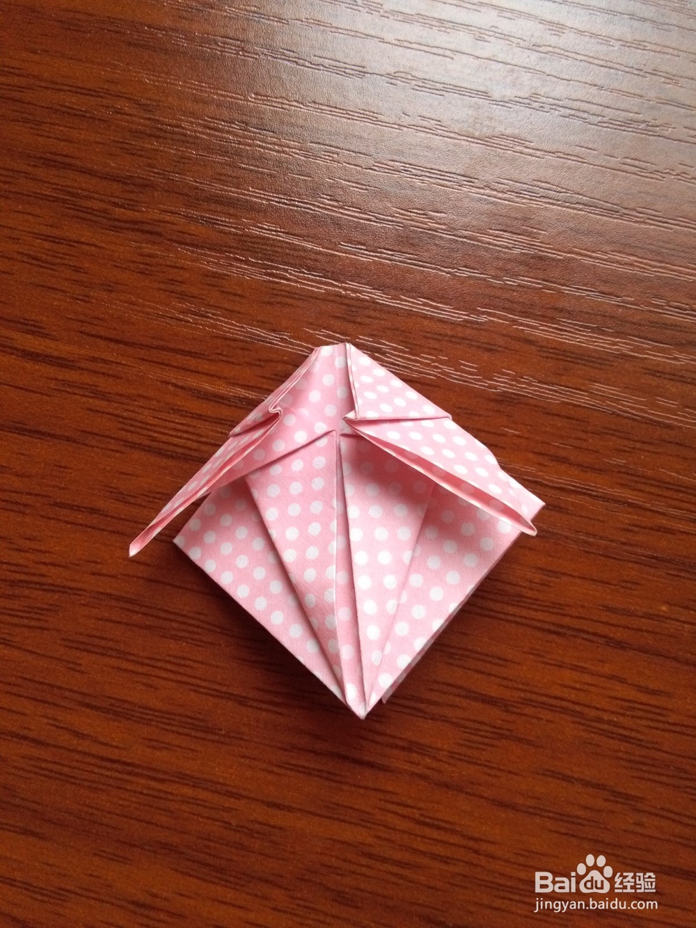 手工折出立体小兔子